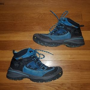 Keen Women's Logan Mid Waterproof Hiking Boot 8.5
